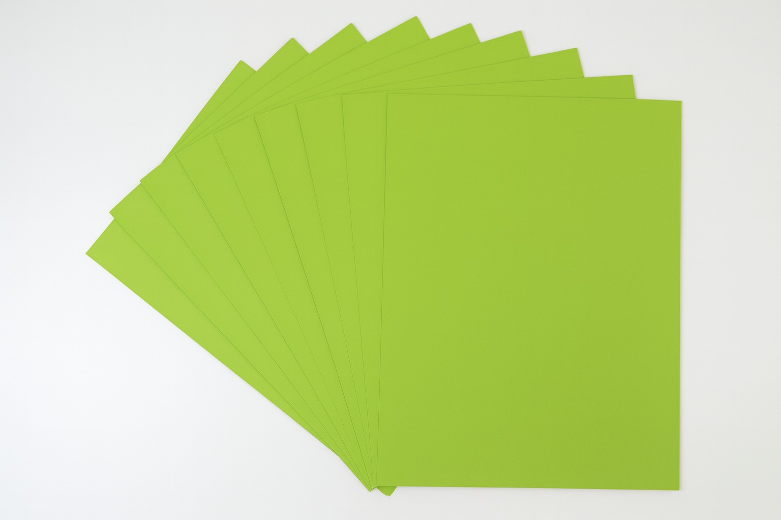 Tonkarton 50x70cm, 25 Bogen maigrün